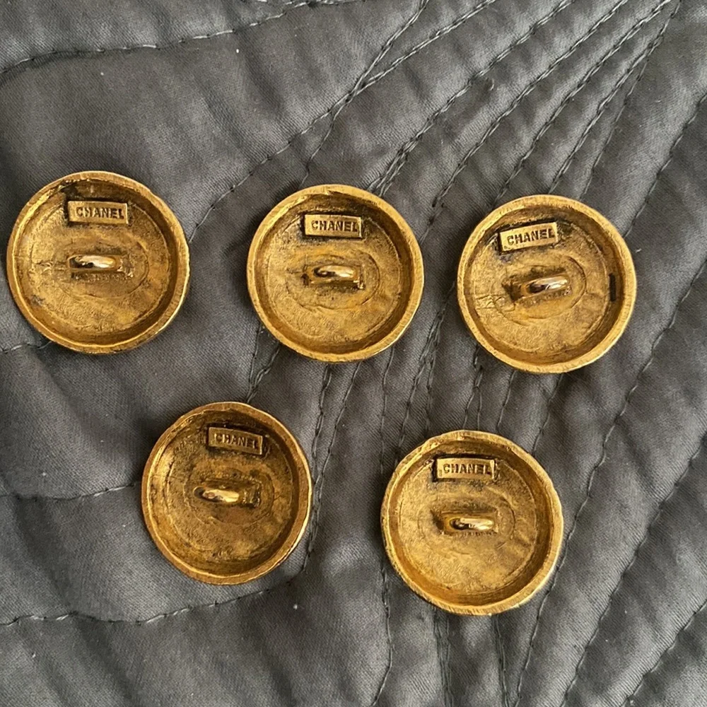5x Authentic Vintage Chanel Gold Buttons